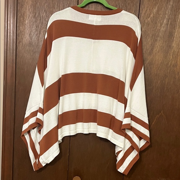 First Love Warm Brown and Cream Sweater Pancho-style Small - Picture 9 of 16